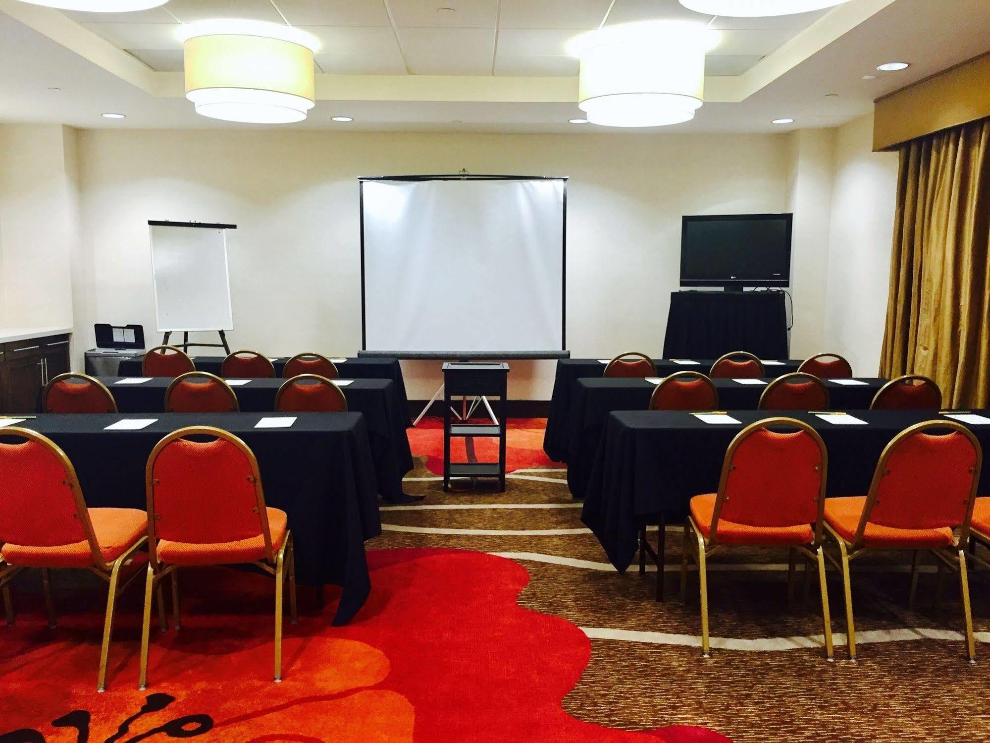 Hotel Hilton Garden Angeles / Hollywood 3*