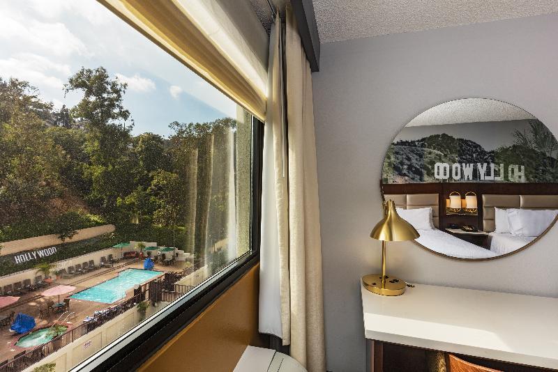Hilton Garden Angeles / Hollywood 3*